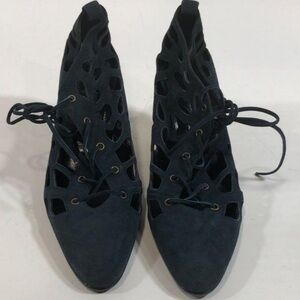 NEW!! Manolo Blahnik Black Suede Lace Up Caged Cutout Women's Heels Size 37